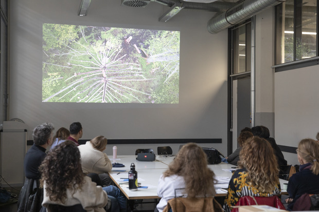 Bild:  Bilder von Present Tense Tag 1